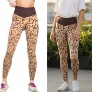 The North Face | NWT Almond Butter Dune Sky 7/8 Leggings XS